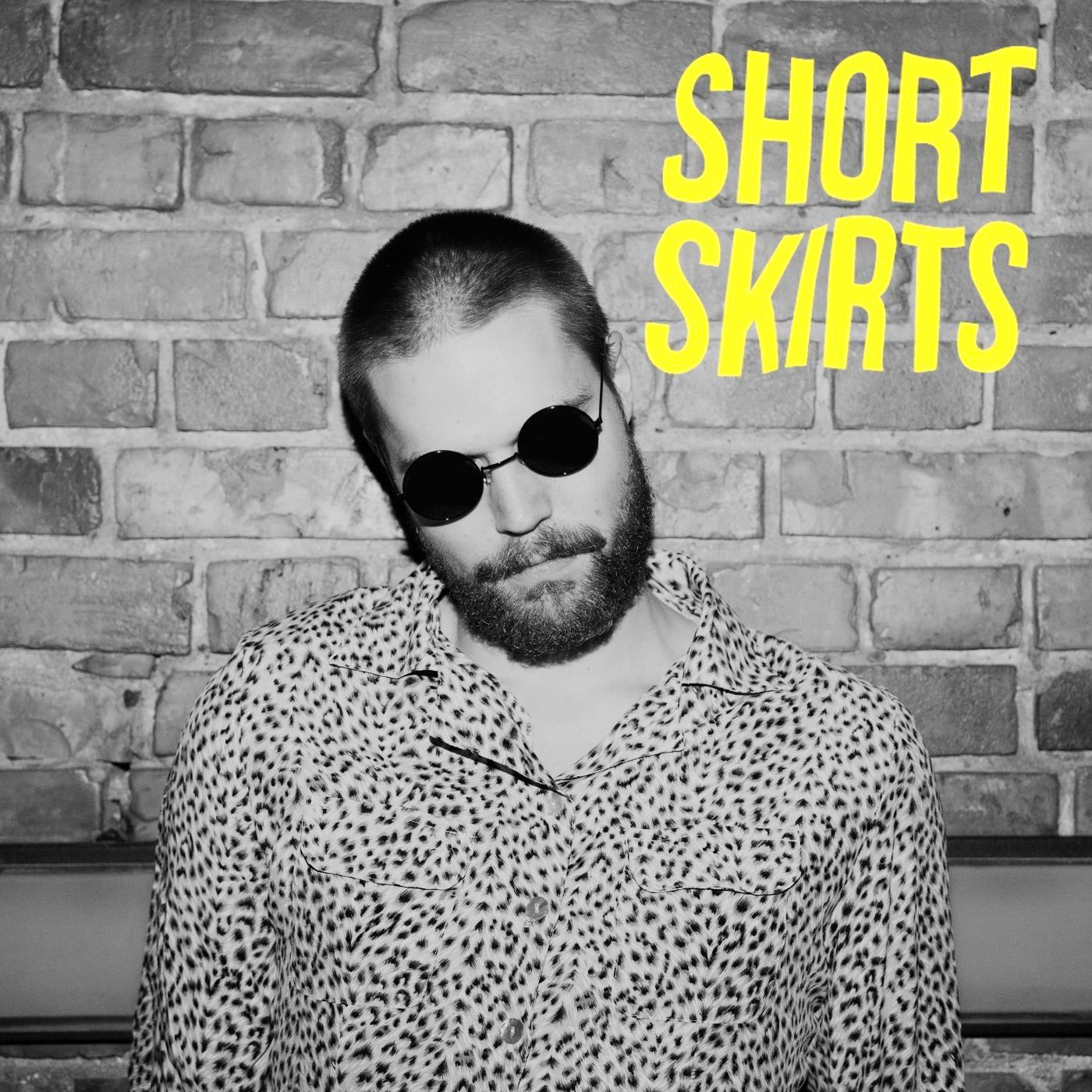 Sounds: Short Skirts // I Like It Short